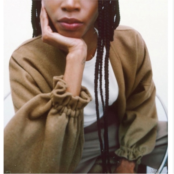 Zara wool blend oversized collarless wrap coat
BLOGGERS FAVORITE!!!! - Picture 6 of 16